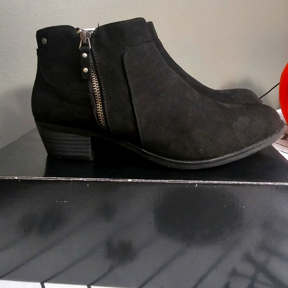 Torrid Black Side Zipper Ankle Bootie - Picture 1 of 5